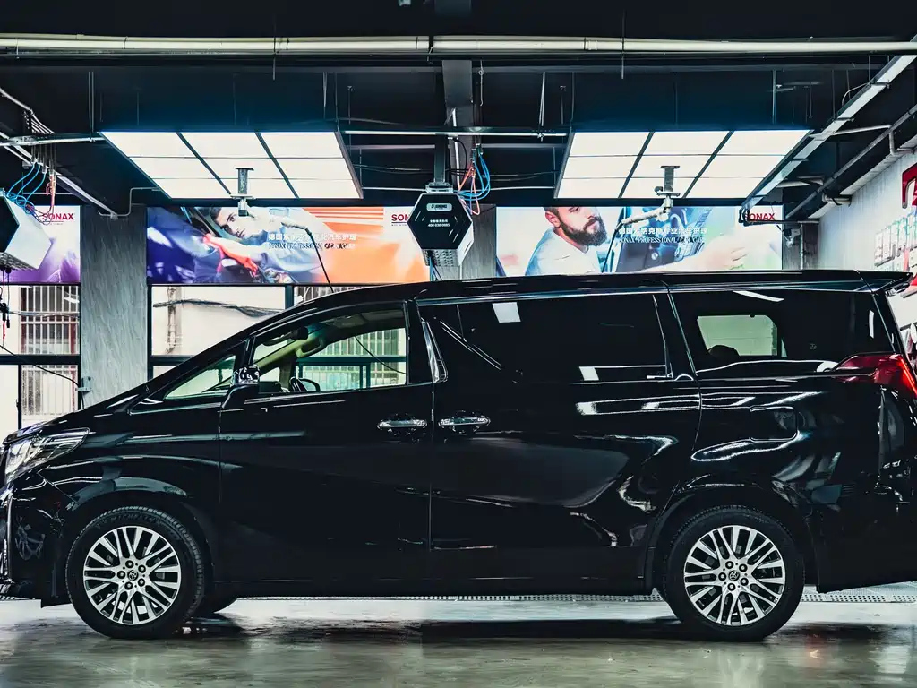 TOYOTA ALPHARD 2015