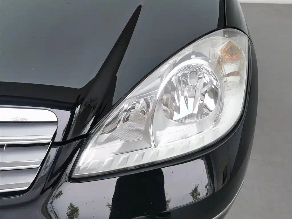 MERCEDES BENZ A-CLASS IMPORT 2011