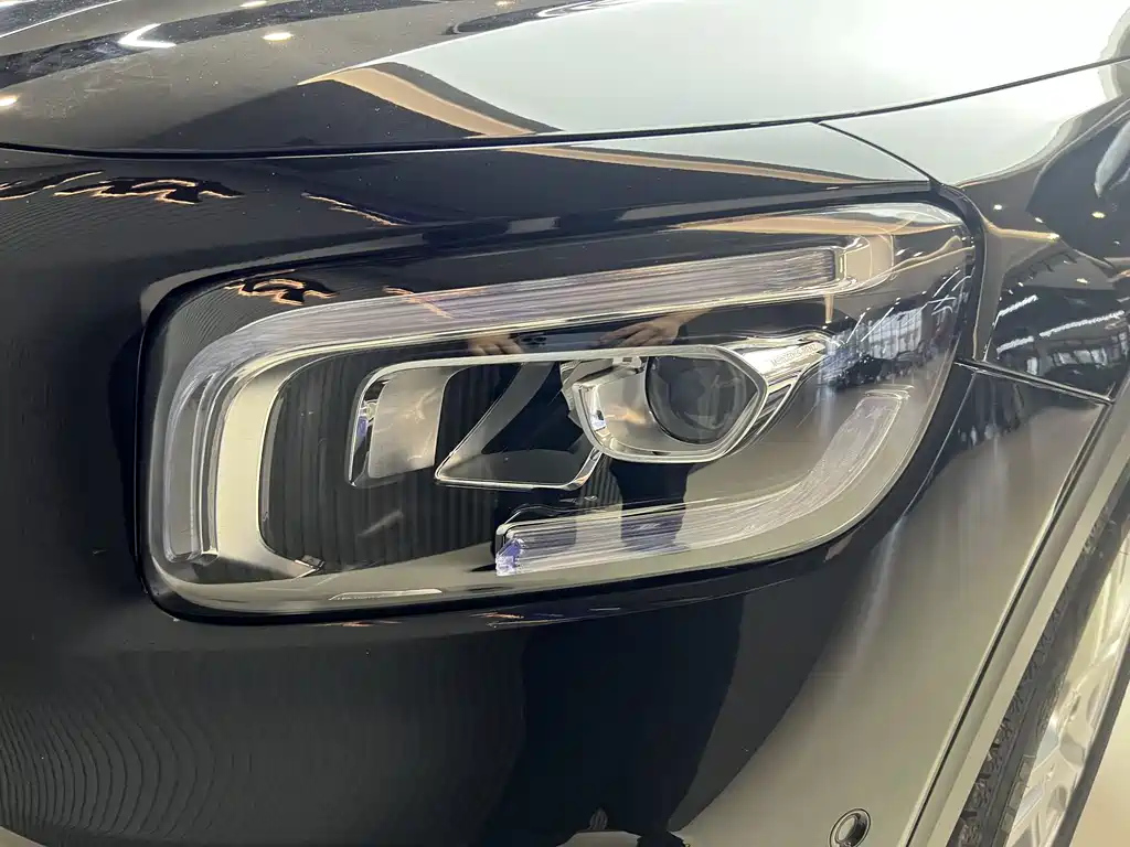 MERCEDES BENZ GLB 2023