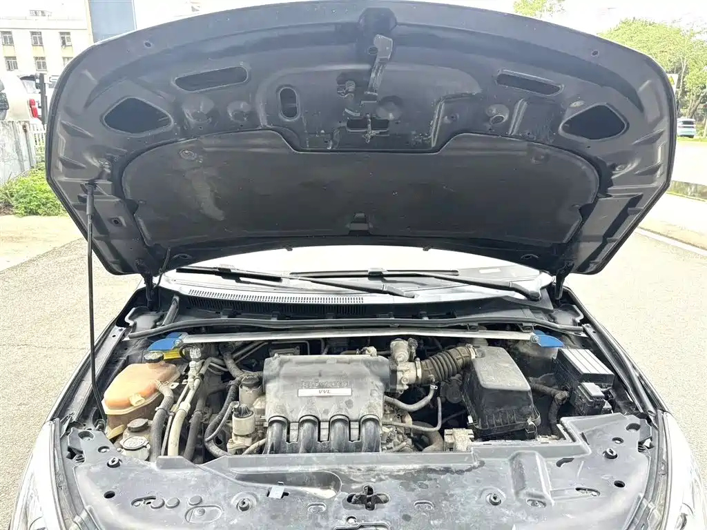 BYD SURUI 2015