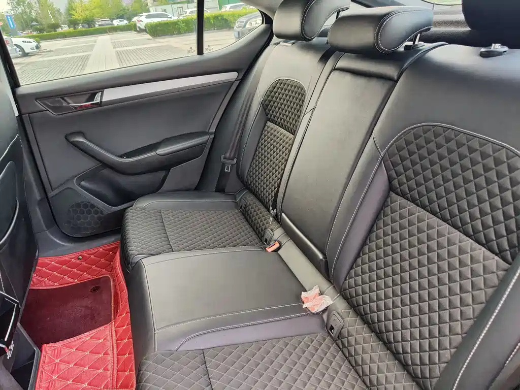 SKODA SUPERB 2018