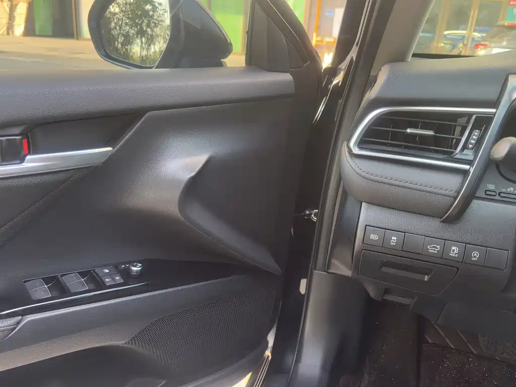 TOYOTA CAMRY 2023