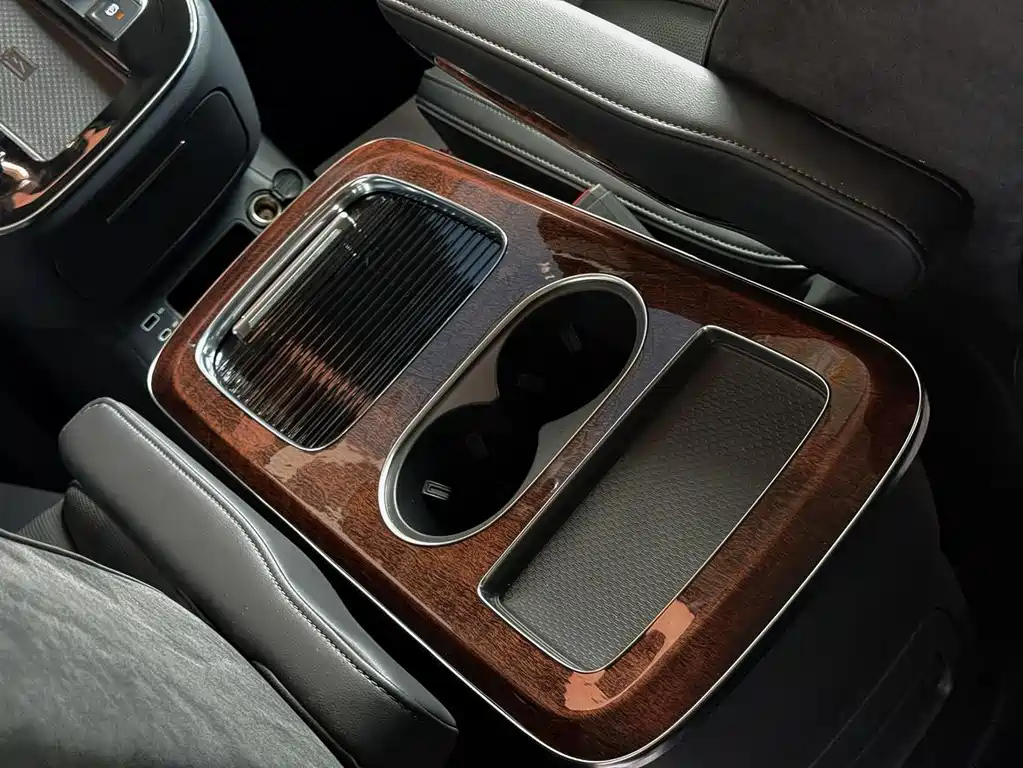 HONGQI HQ9 2023