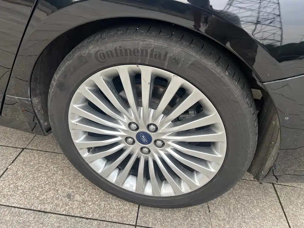 FORD TAURUS 2017