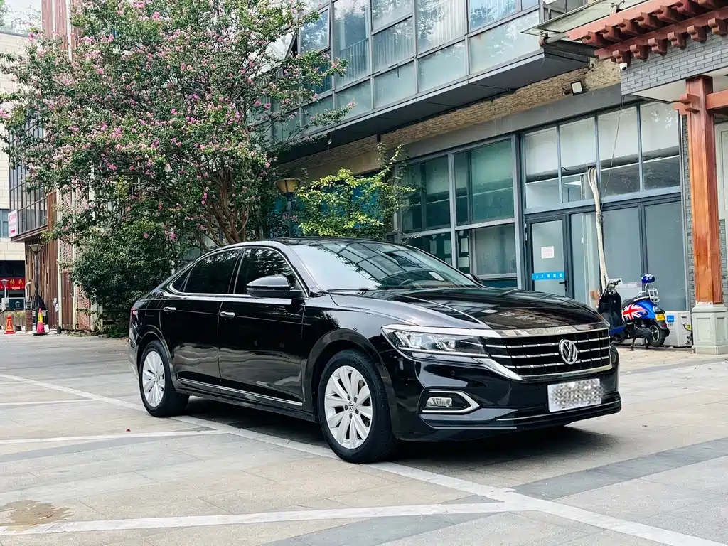 VOLKSWAGEN PASSAT 2020