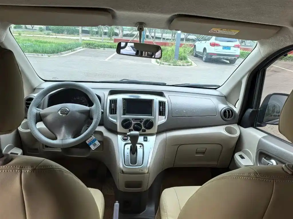 NISSAN NV200 2018