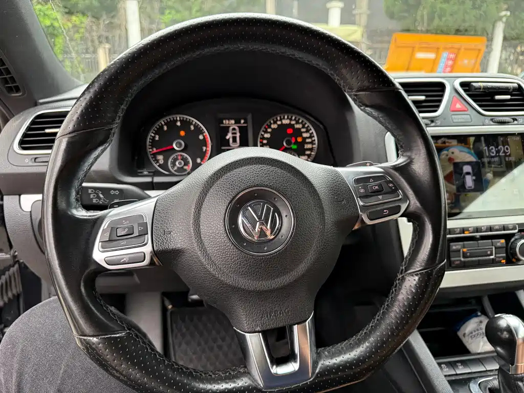 VOLKSWAGEN SCIROCCO 2011