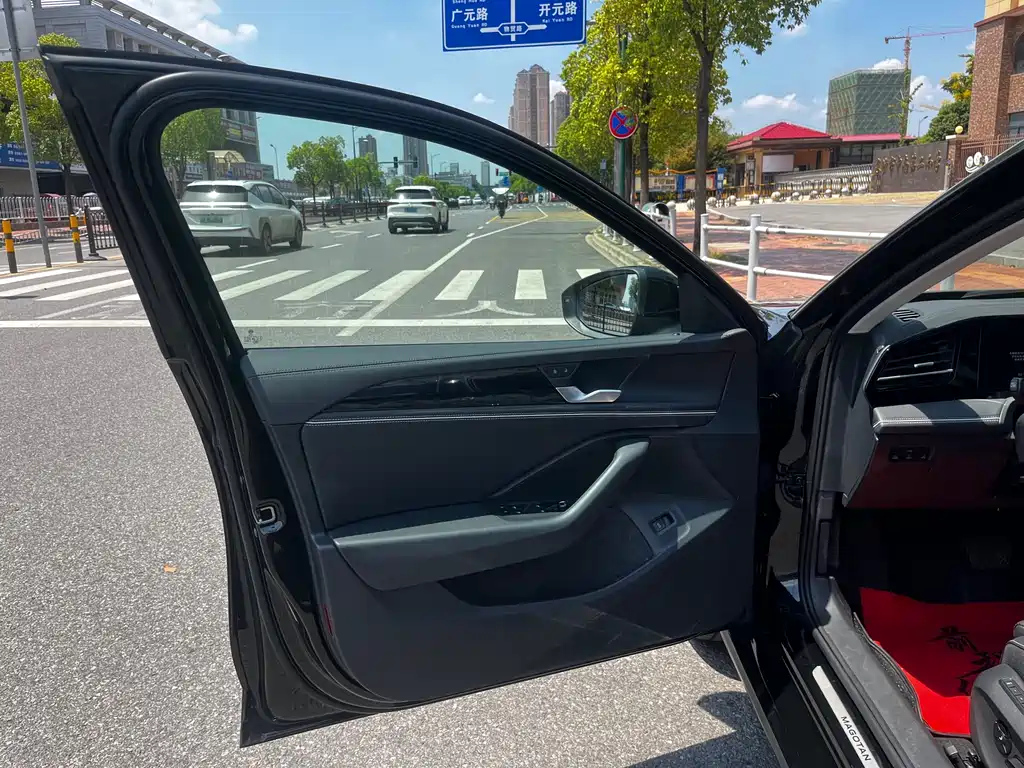 VOLKSWAGEN MAGOTAN 2024