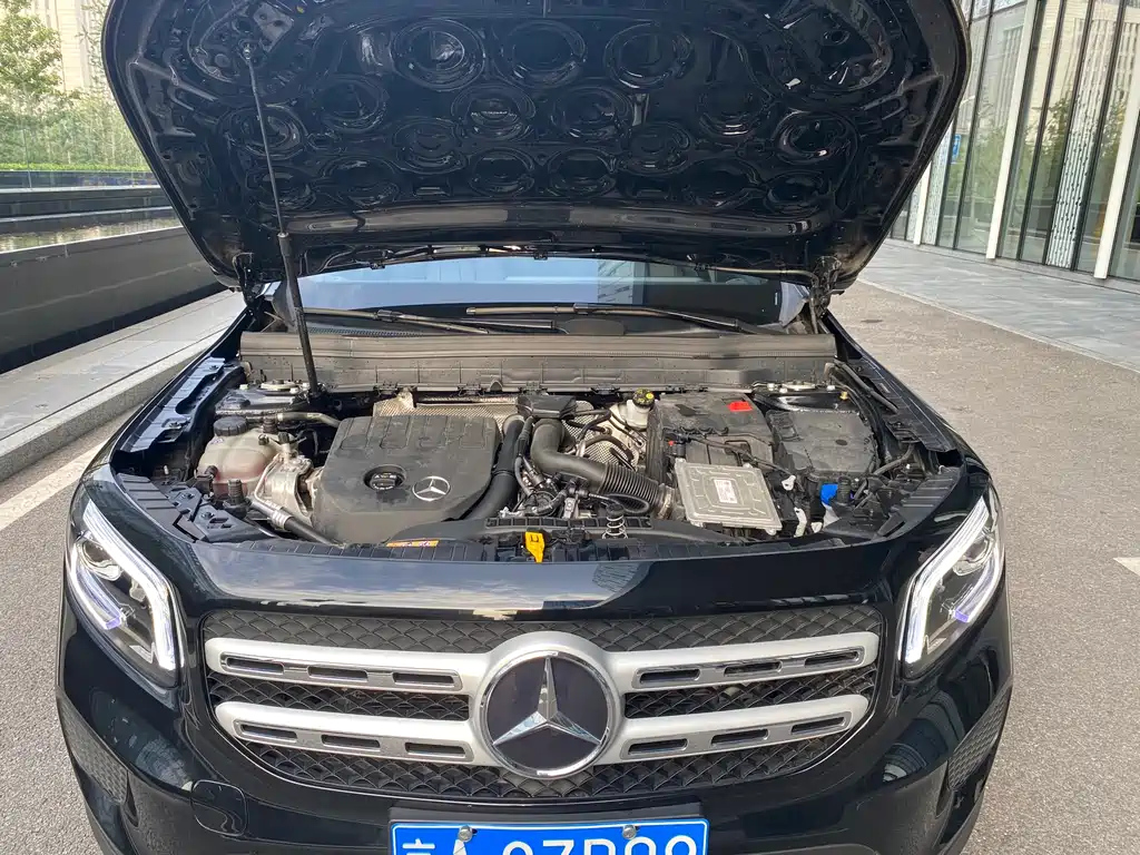 MERCEDES BENZ GLB 2023
