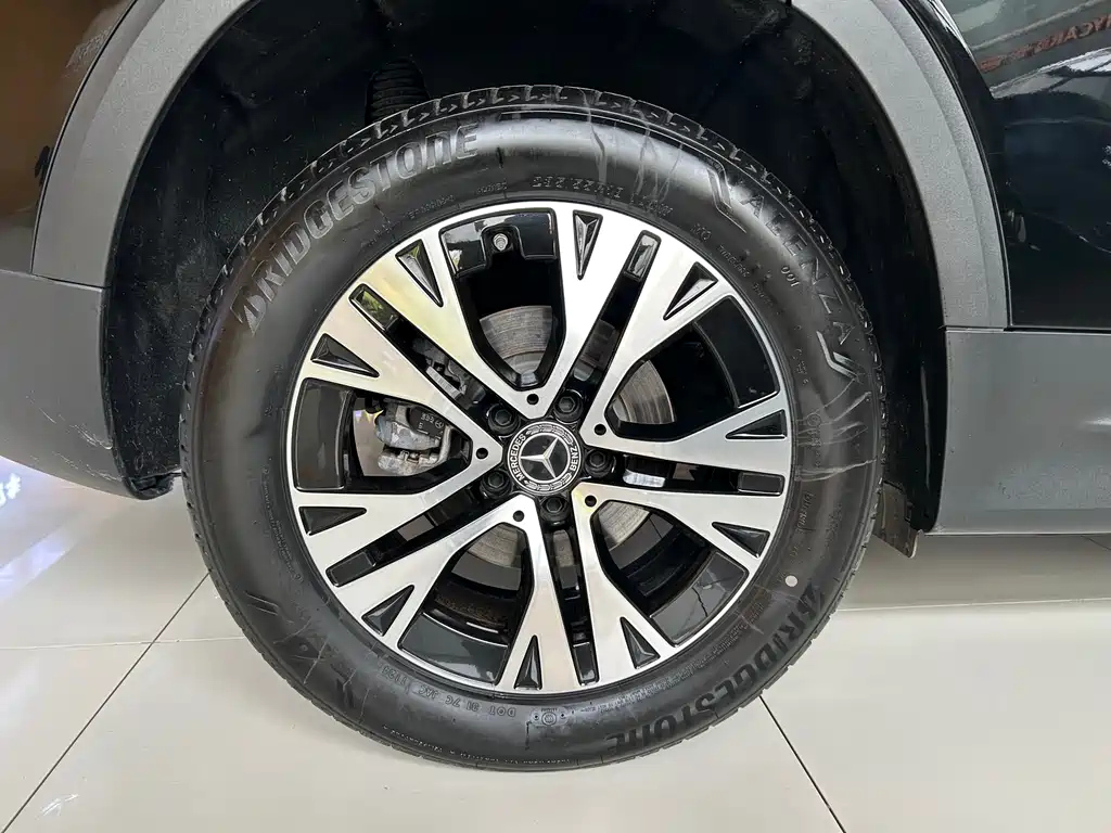 MERCEDES BENZ GLB 2024