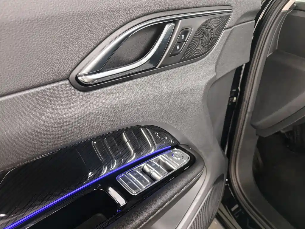 HONGQI HS3 PHEV 2024