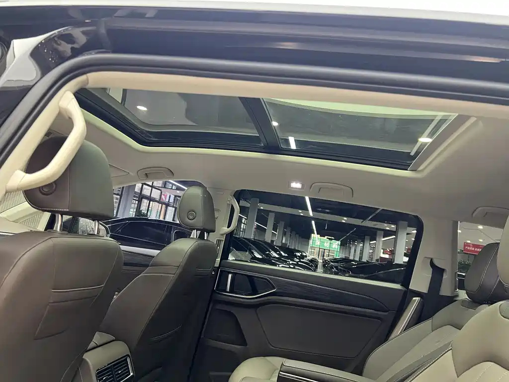 VOLKSWAGEN VILORAN 2023