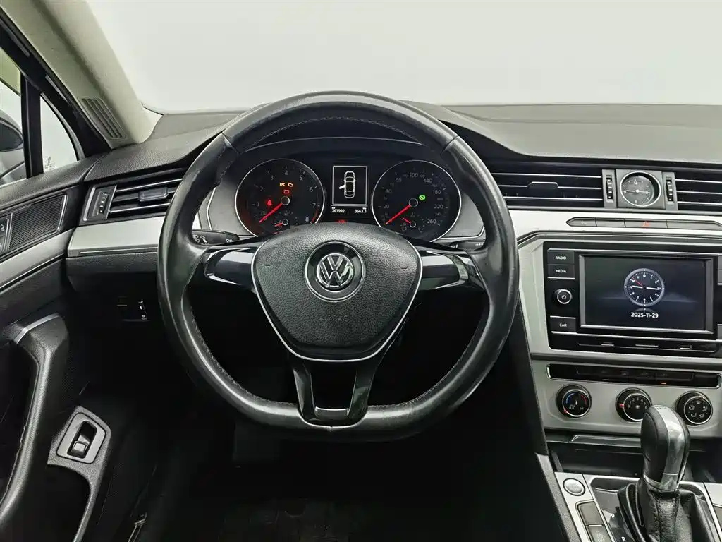 VOLKSWAGEN MAGOTAN 2018