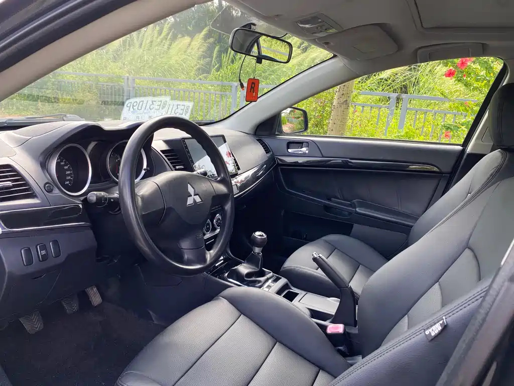 MITSUBISHI LANCER EX 2014