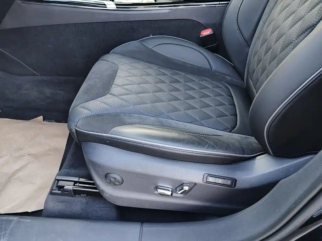 HONGQI HS5 2020