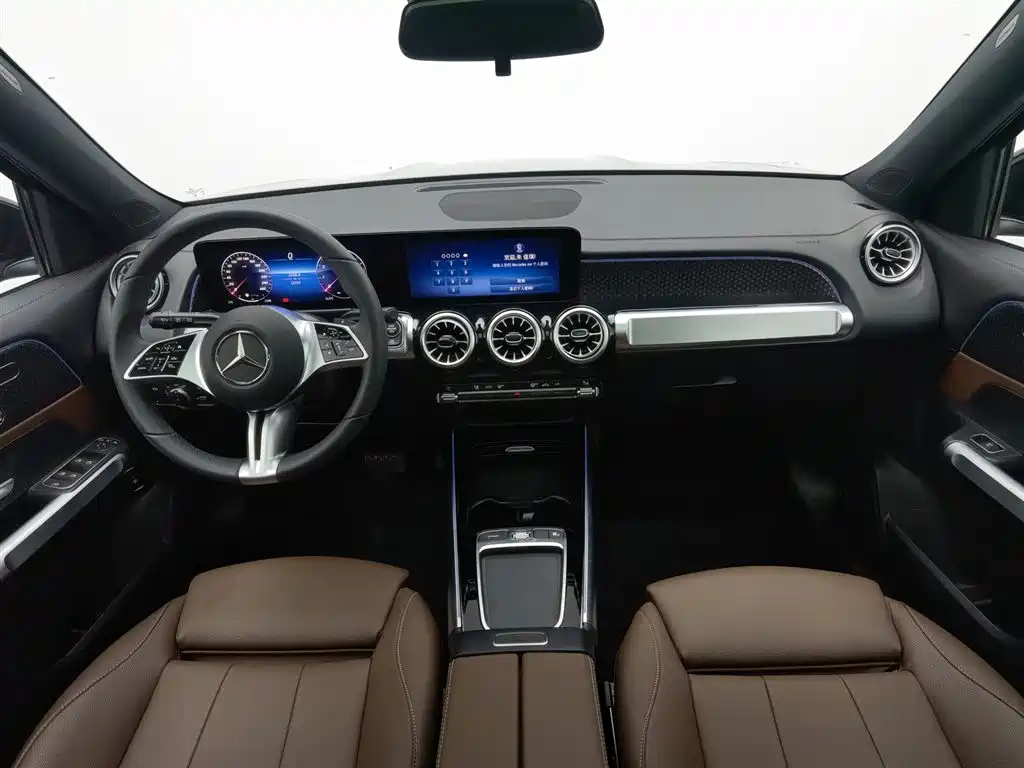 MERCEDES BENZ GLB 2024