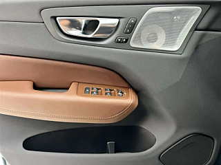 VOLVO XC60  2024 YEAR B5 4WD  DELUXE EDITION 2024