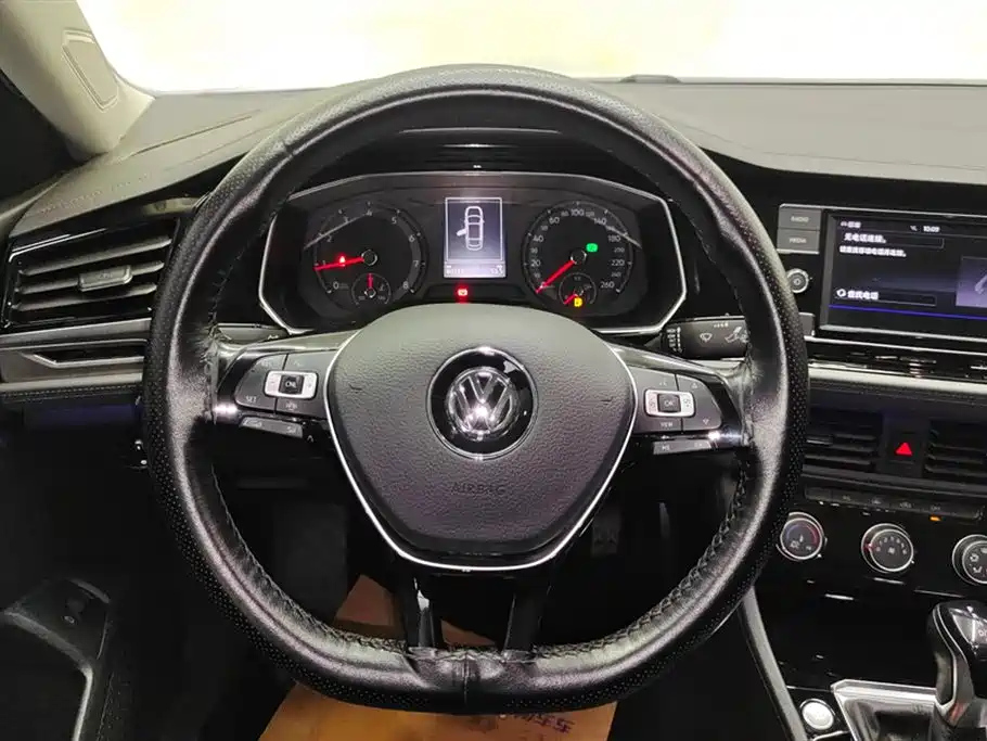 VOLKSWAGEN SAGITAR 2020