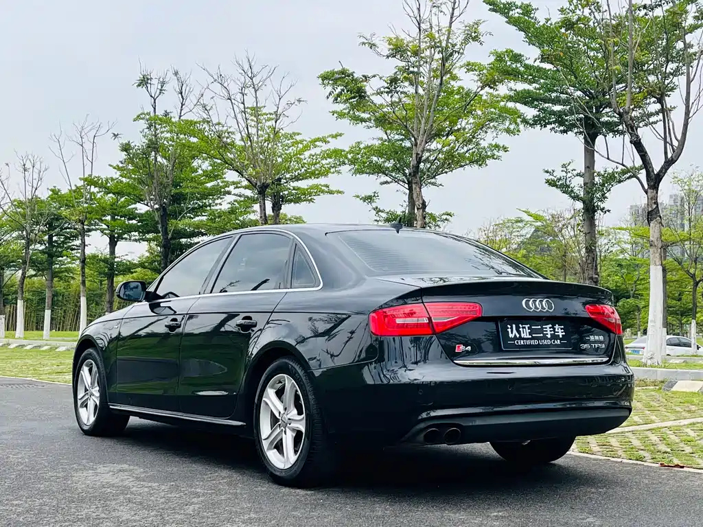 AUDI A4L 2015