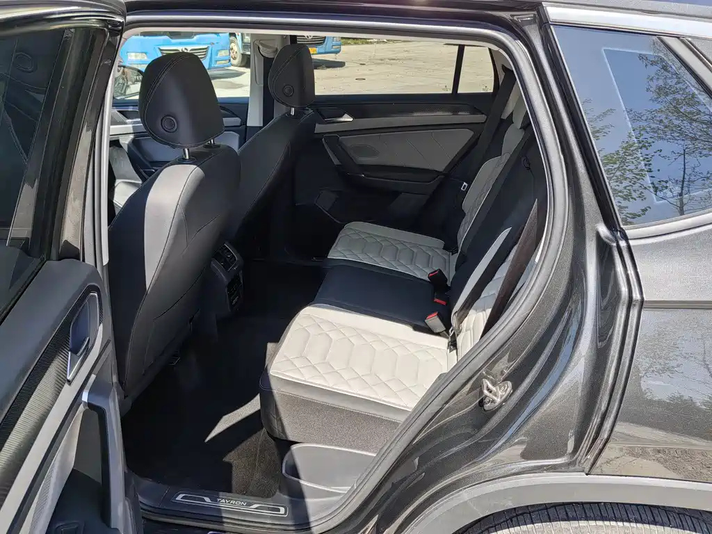 VOLKSWAGEN TAYRON 2022