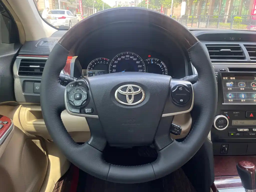 TOYOTA CAMRY 2012