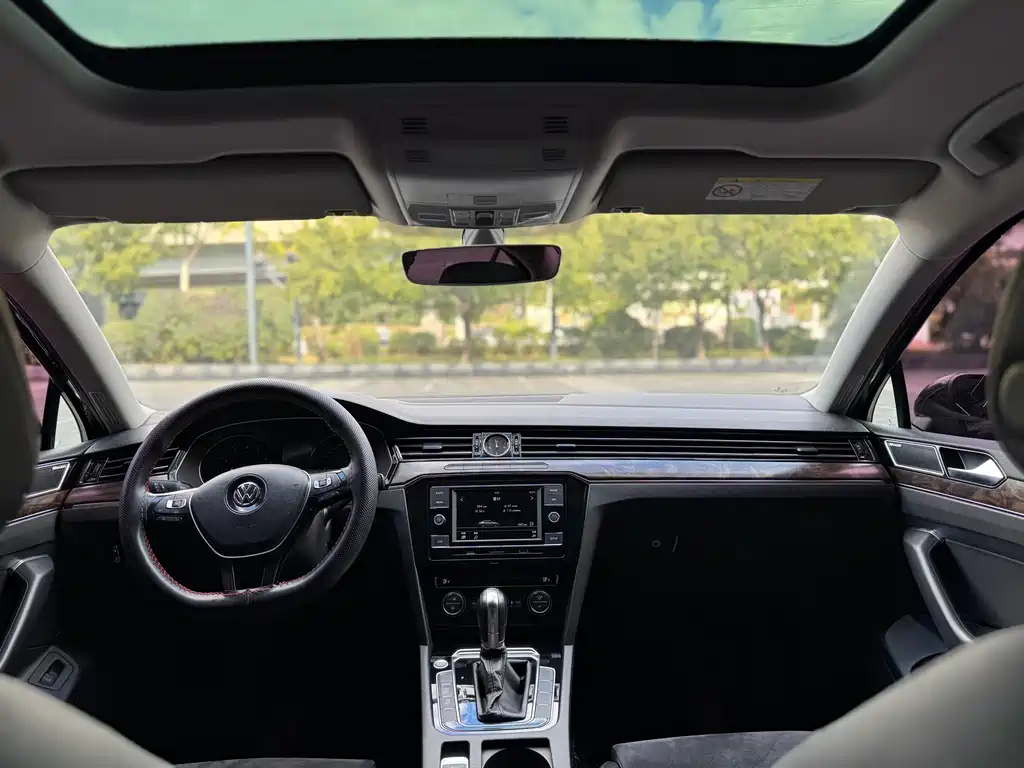 VOLKSWAGEN MAGOTAN 2017