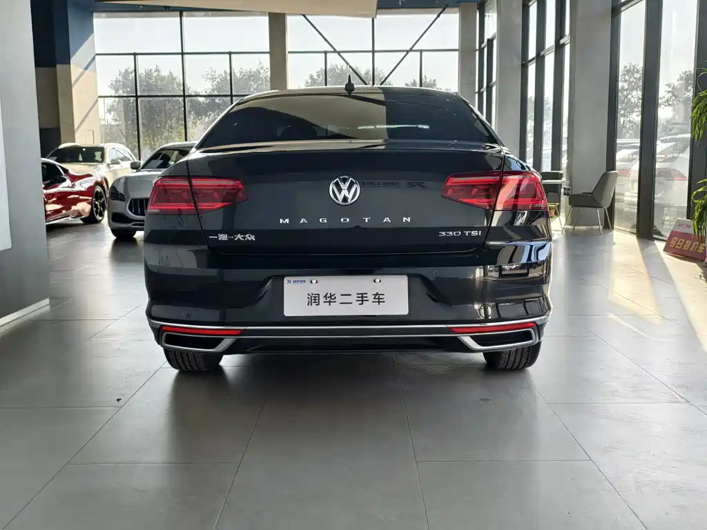 VOLKSWAGEN MAGOTAN 2020