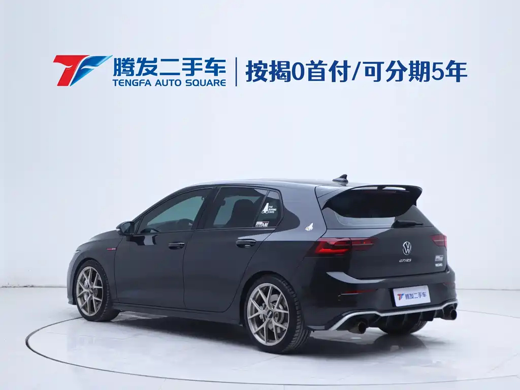 VOLKSWAGEN GOLF GTI 2023