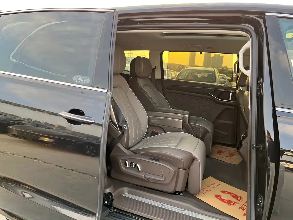 VOLKSWAGEN VILORAN 2024