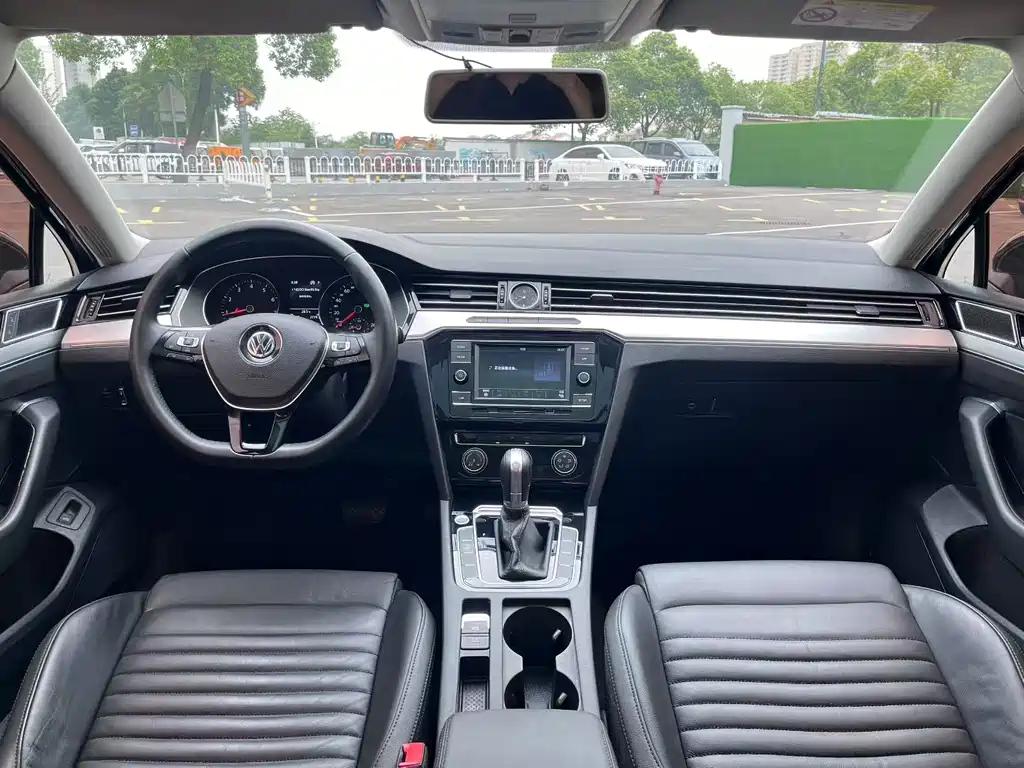 VOLKSWAGEN MAGOTAN 2018