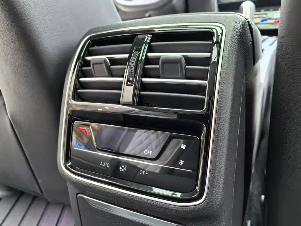 VOLKSWAGEN MAGOTAN 2022