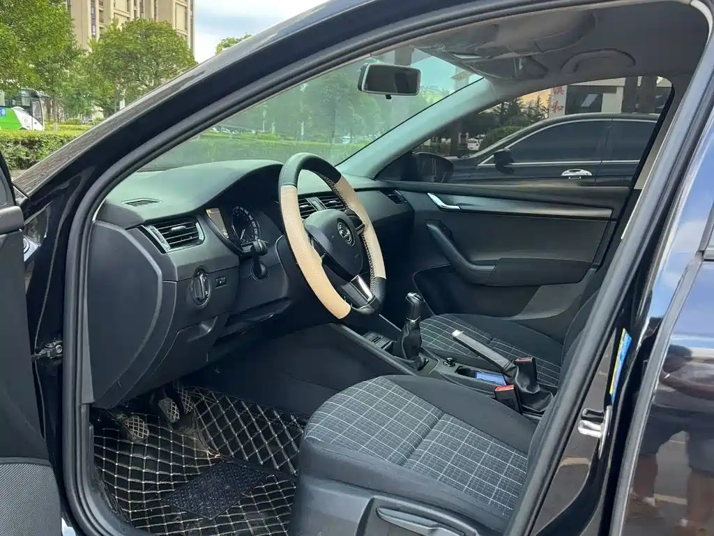 SKODA OCTAVIA 2021