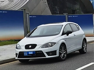 Заказать SEAT LEON