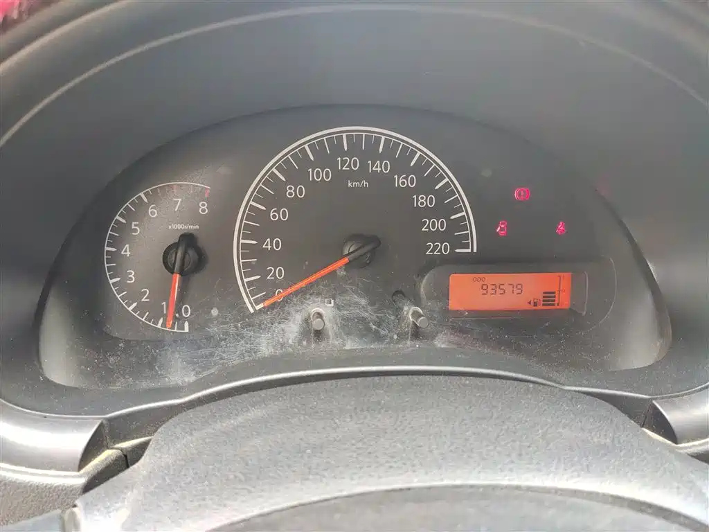 NISSAN SUNNY 2015