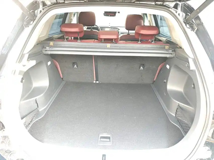 HONGQI HS5 2023
