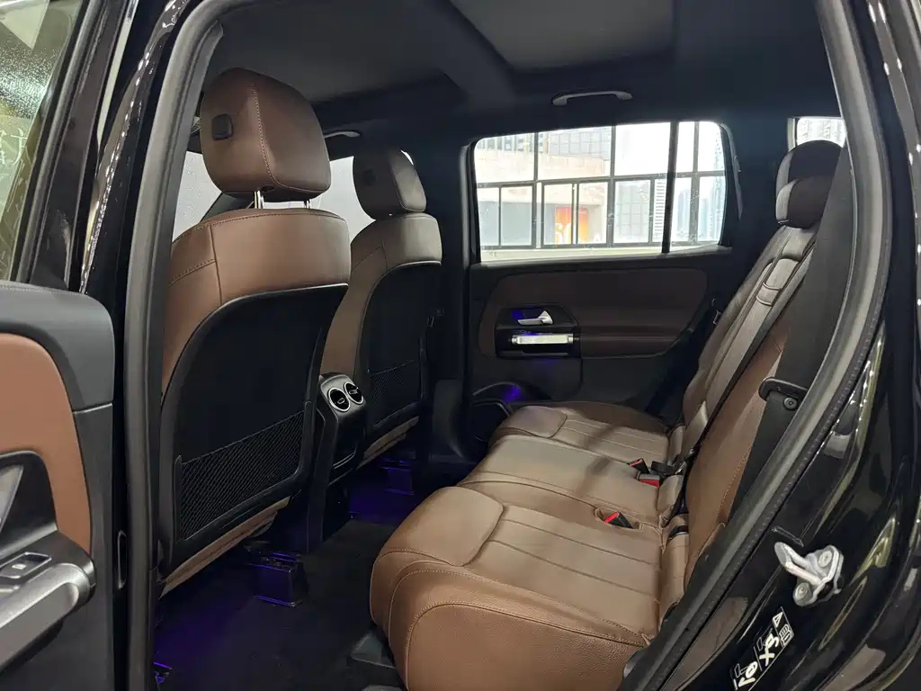 MERCEDES BENZ GLB 2023