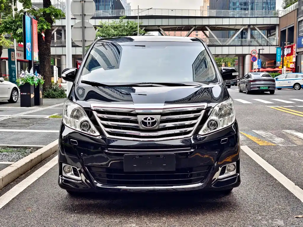 TOYOTA ALPHARD 2012