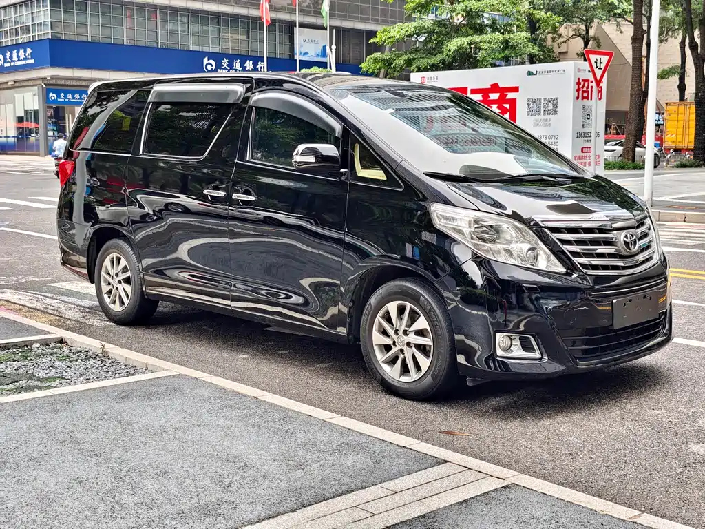 TOYOTA ALPHARD 2012