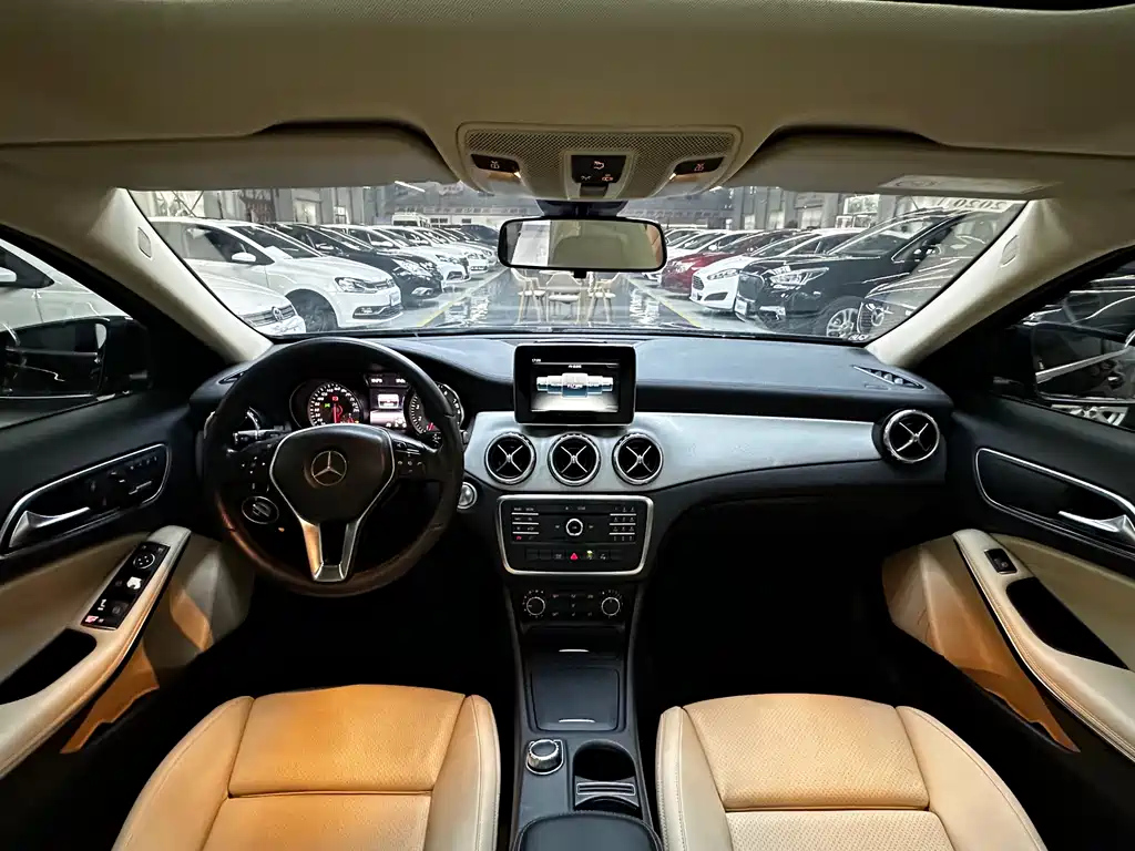 MERCEDES BENZ GLA 2016