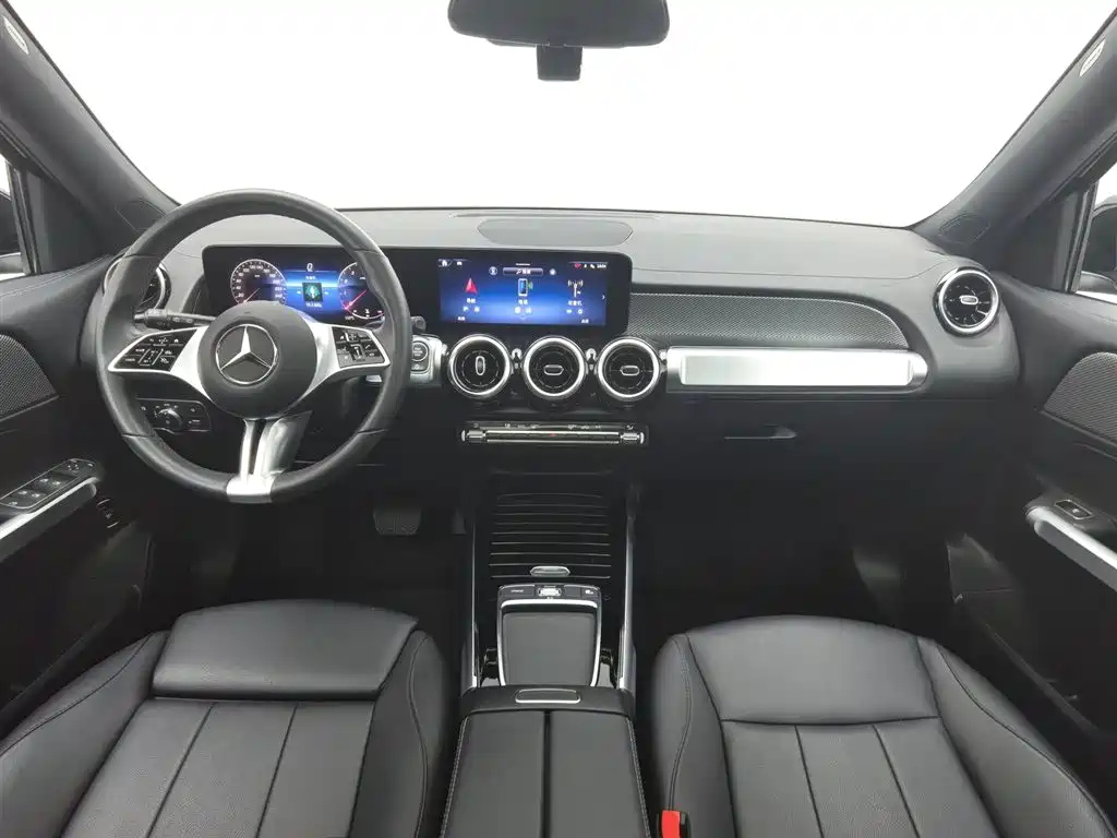 MERCEDES BENZ GLB 2024