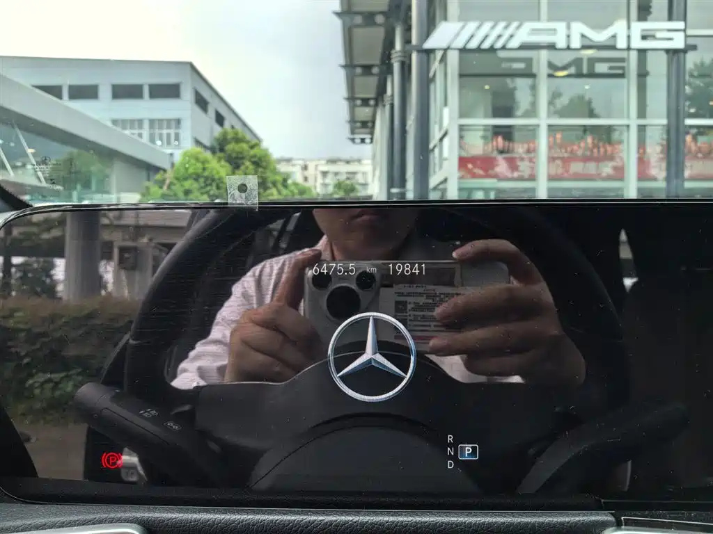 MERCEDES BENZ GLB 2023