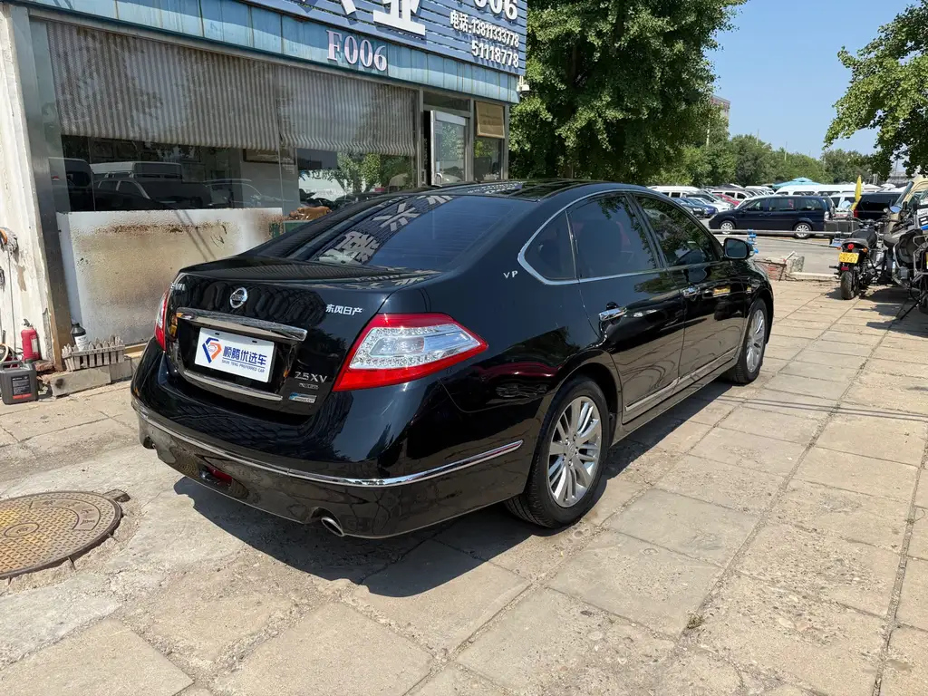 NISSAN TEANA 2011