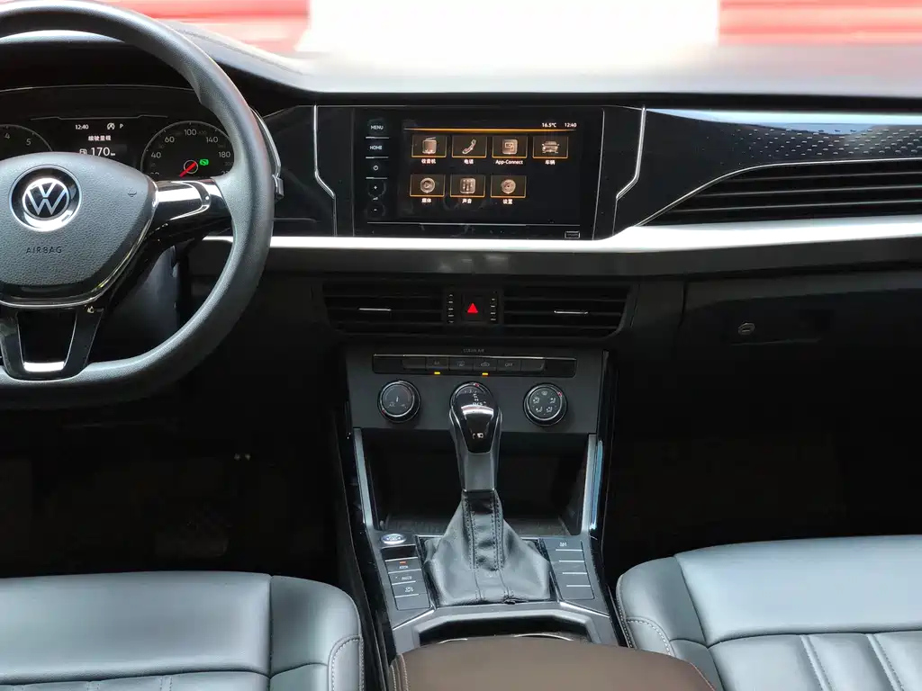 VOLKSWAGEN PASSAT 2021