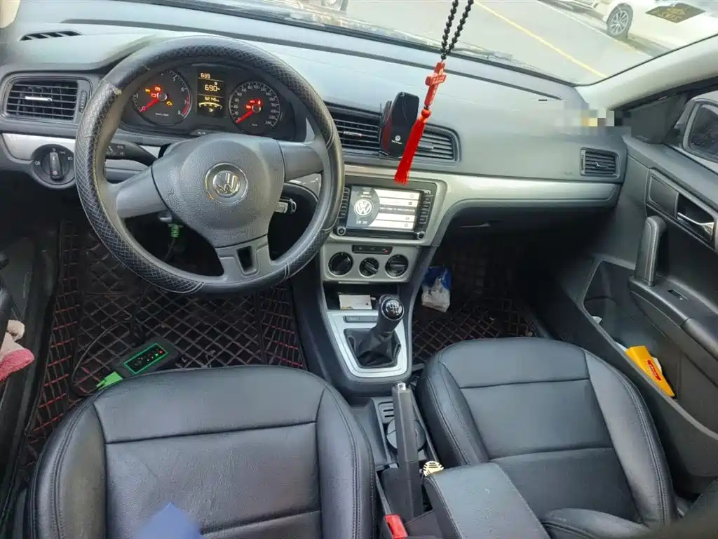 VOLKSWAGEN LAVIDA 2013