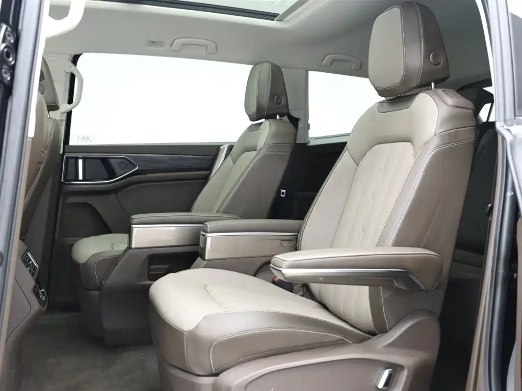 VOLKSWAGEN VILORAN 2024