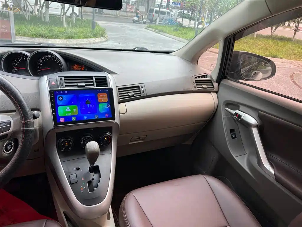 TOYOTA ESCAPE 2014