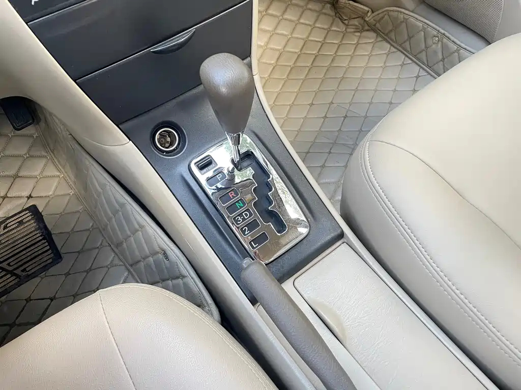 TOYOTA COROLLA 2011
