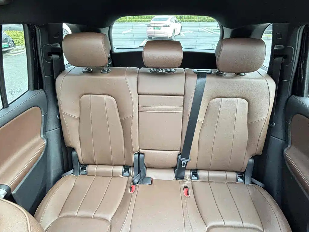 MERCEDES BENZ GLB 2023