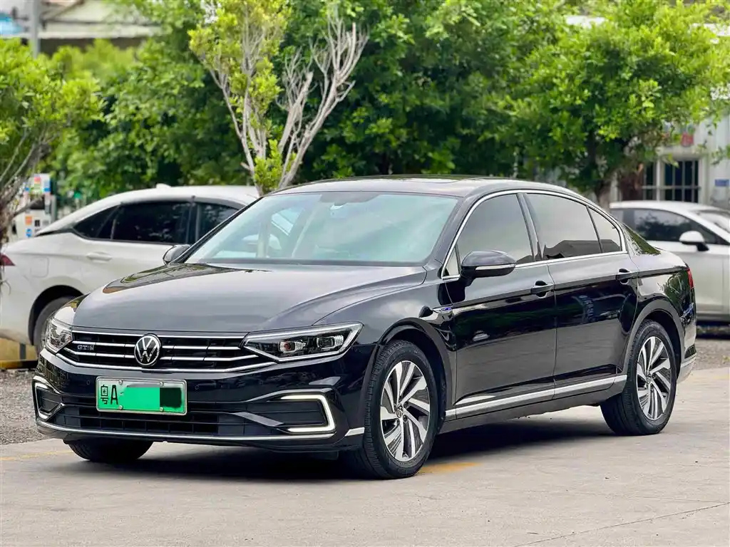 VOLKSWAGEN MAGOTAN GTE PLUG IN HYBRID 2022