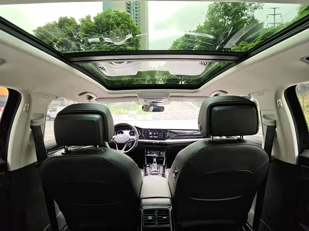 VOLKSWAGEN PASSAT 2022